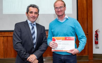 El Director del DIMin, Prof. Gonzalo Montes, junto al Mejor Profesor Jornada Parcial, Jacques Wiertz.